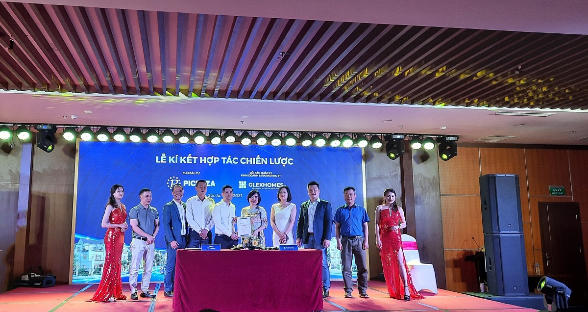 Chủ đầu tư Picenza Việt Nam trao chứng nhận cho Glexhomes đơn vị Quản lý Kinh Doanh & Marketing Truyền thông