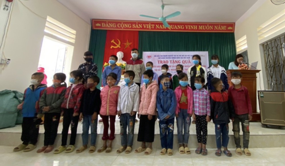 Chương trình Trao tặng quà cho người khuyết tật, trẻ mồ côi tại TT Vị Xuyên, tỉnh Hà Giang